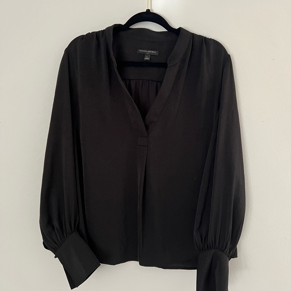 Women’s Banana Republic VOLUME-SLEEVE BLOUSE - Picture 1 of 1